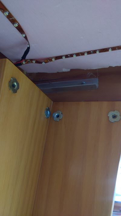 [leg mounting T-nuts]